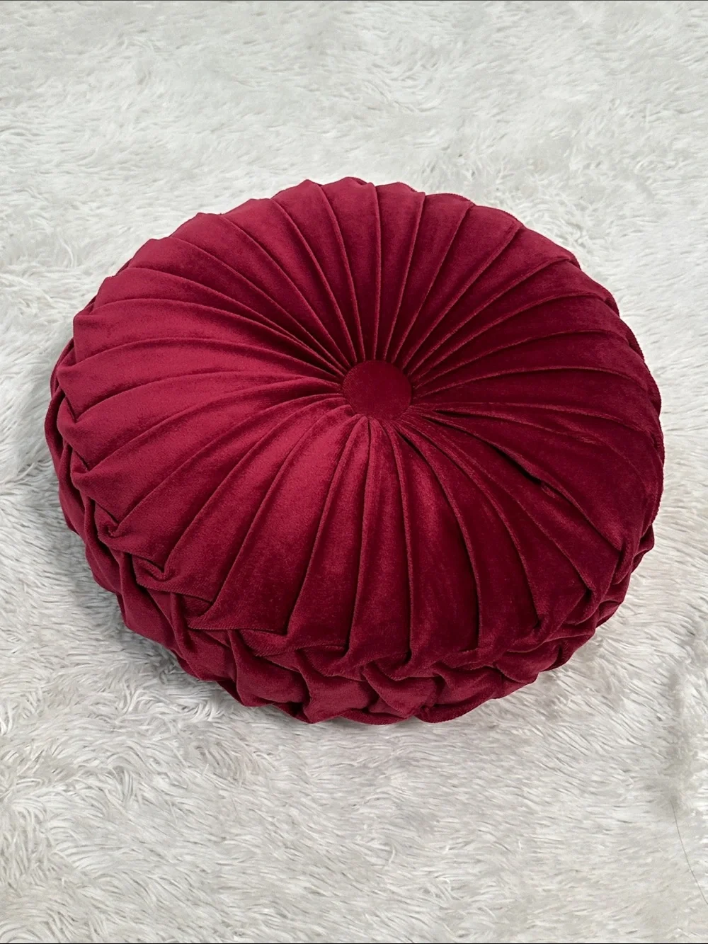 🥕 NWOT Lush Decor Velvet 15” Round Pillow
